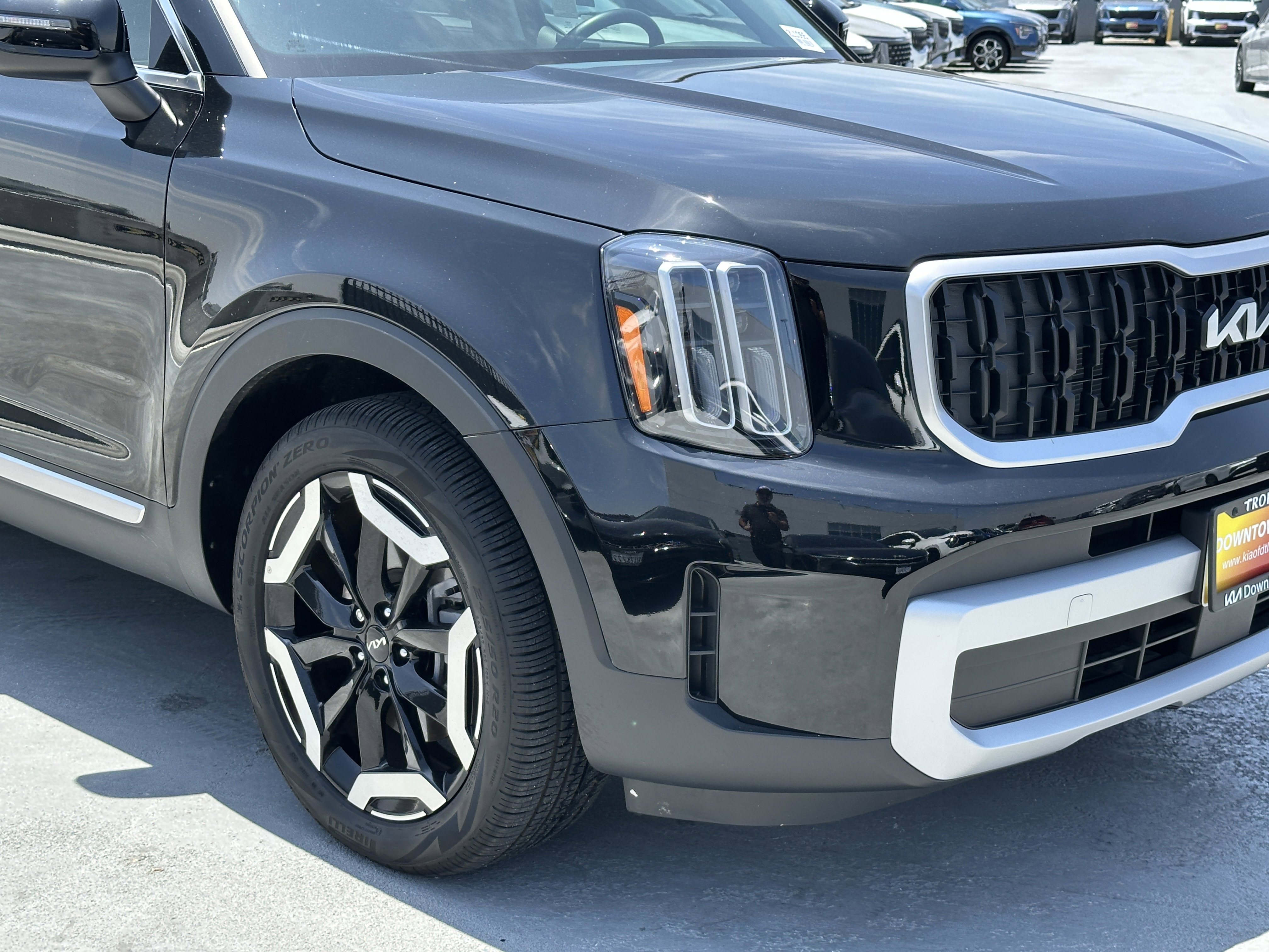 Certified 2025 Kia Telluride EX FWD image 14