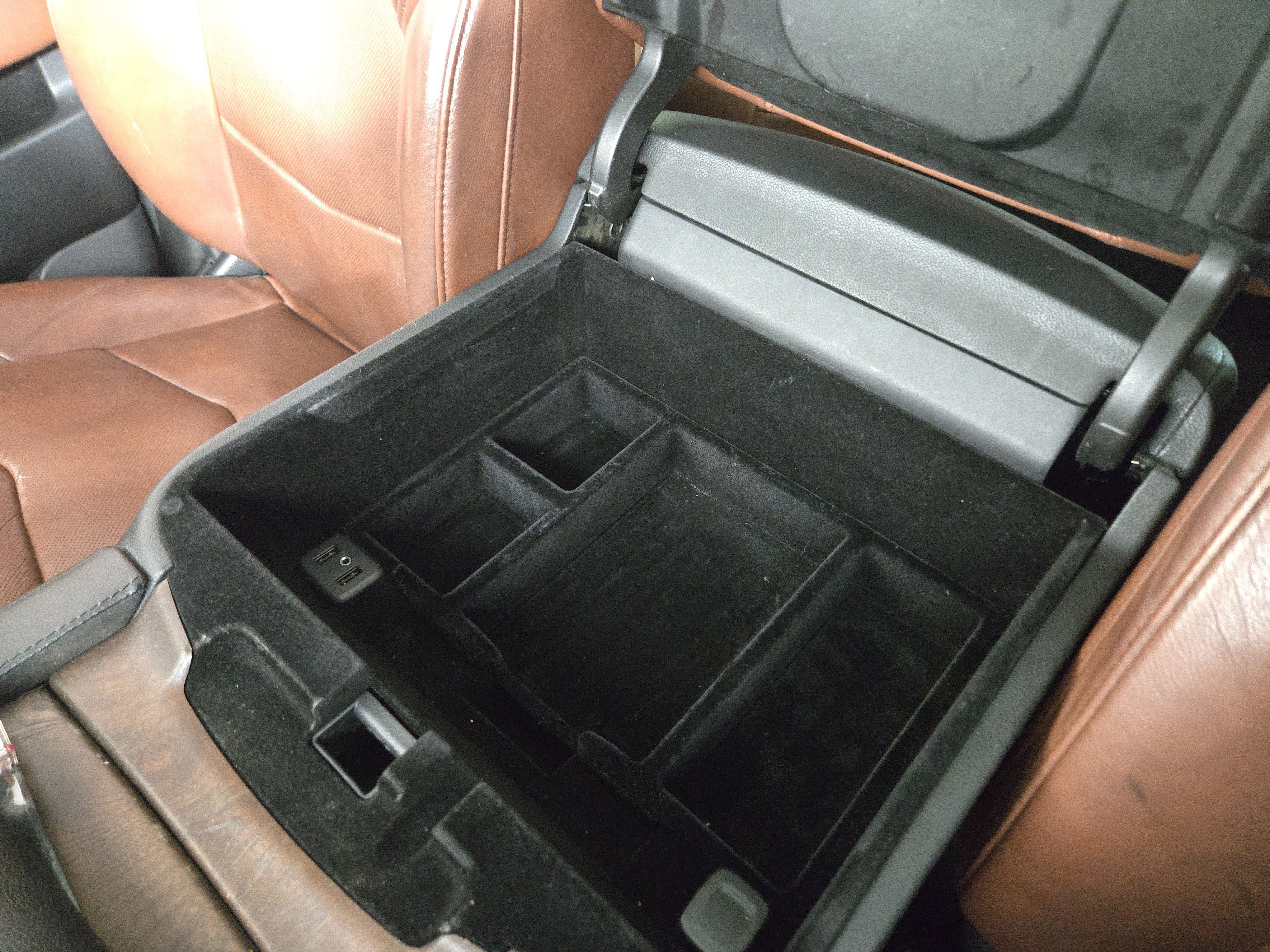 Used 2018 Cadillac Escalade Premium Luxury w/ LPO, Radiant Package image 30