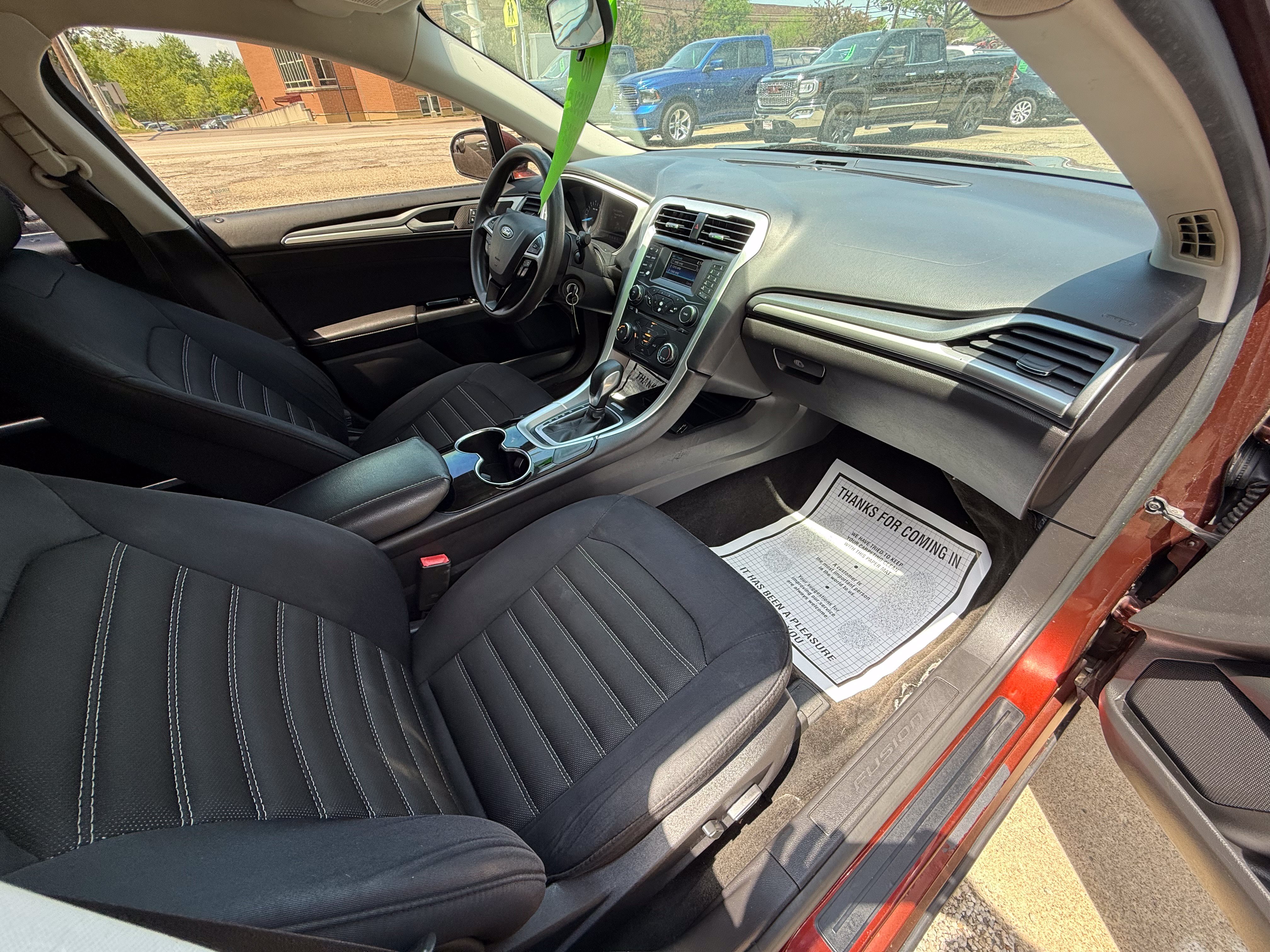Used 2015 Ford Fusion SE FWD image 18