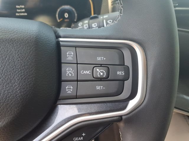 Certified 2023 Jeep Wagoneer 4WD w/ Premium Group I image 29