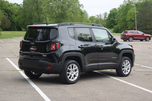 Used 2019 Jeep Renegade Latitude w/ Cold Weather Group AWD/4WD image 23