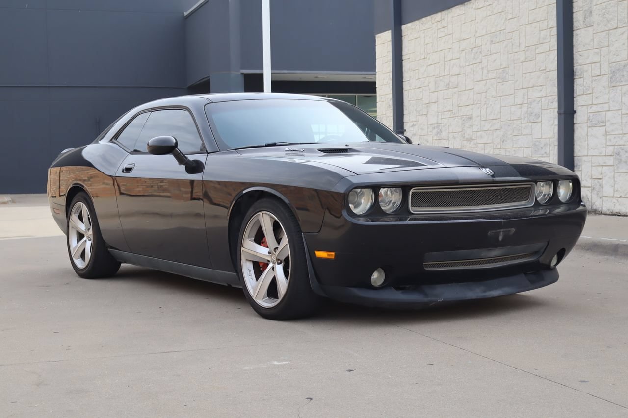 Used 2009 Dodge Challenger SRT8 w/ SRT Option Group II RWD image 2