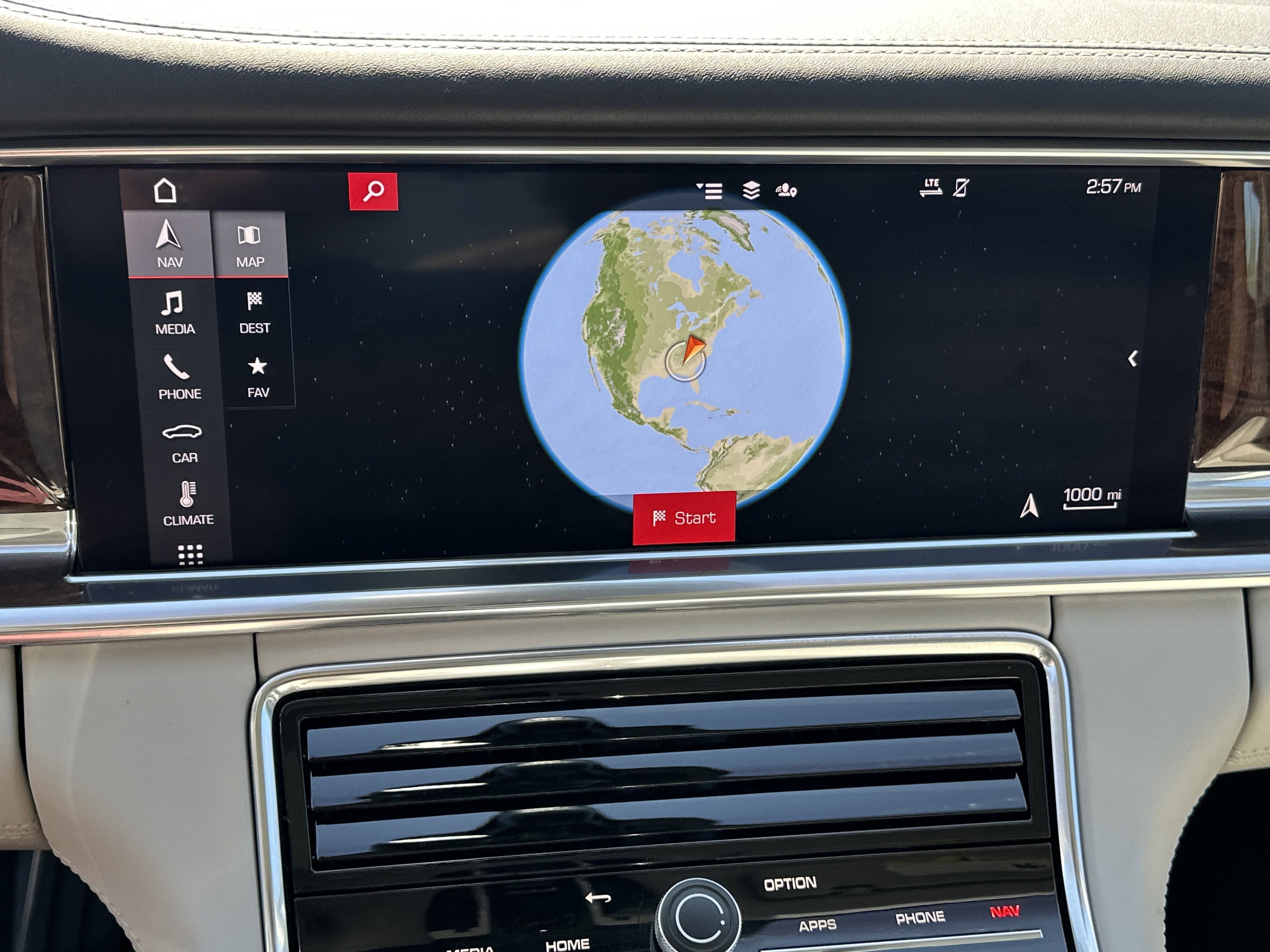 Used 2021 Porsche Panamera GTS image 26