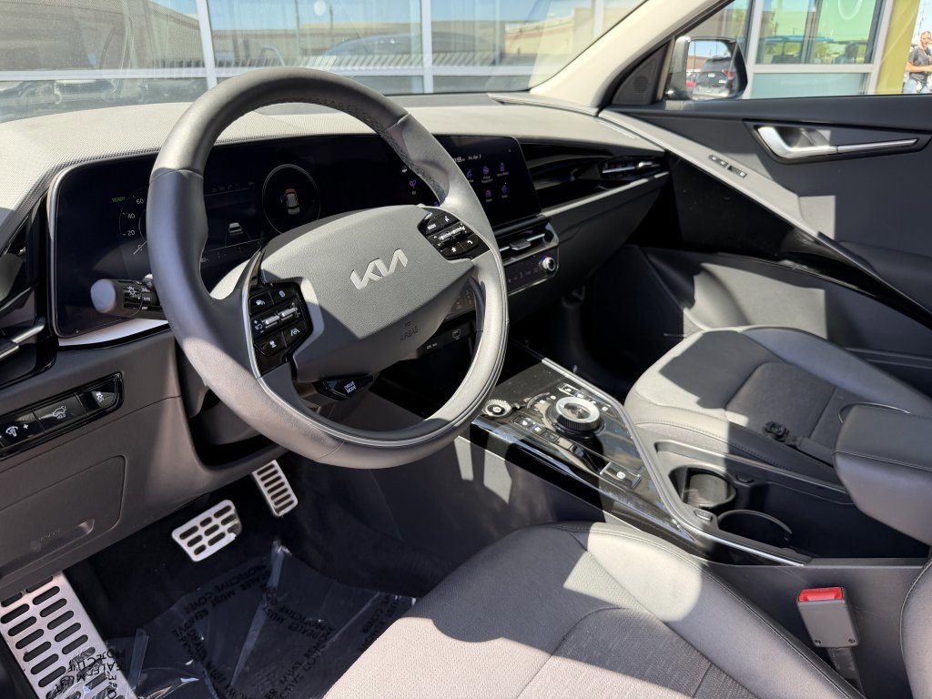 Used 2023 Kia Niro Wave w/ Wave Preserve Package image 31