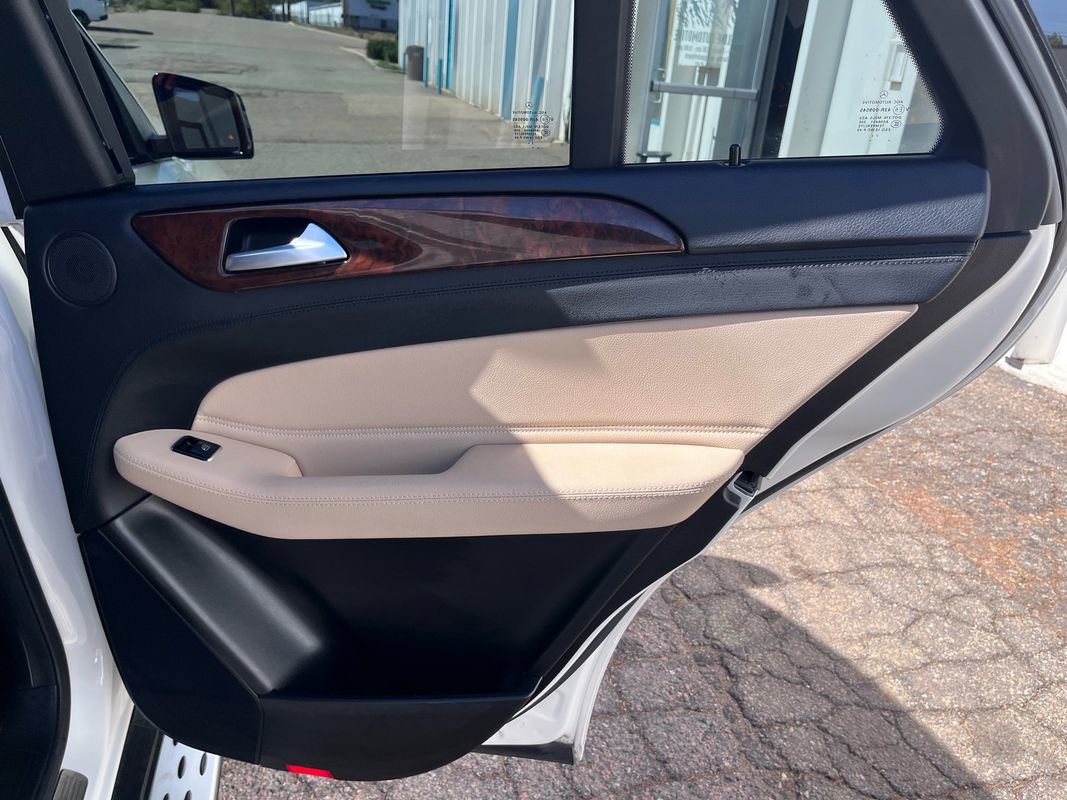 Used 2018 Mercedes-Benz GLE 550e 4MATIC image 25