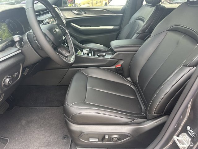 New 2026 Jeep Grand Cherokee Limited AWD/4WD image 9