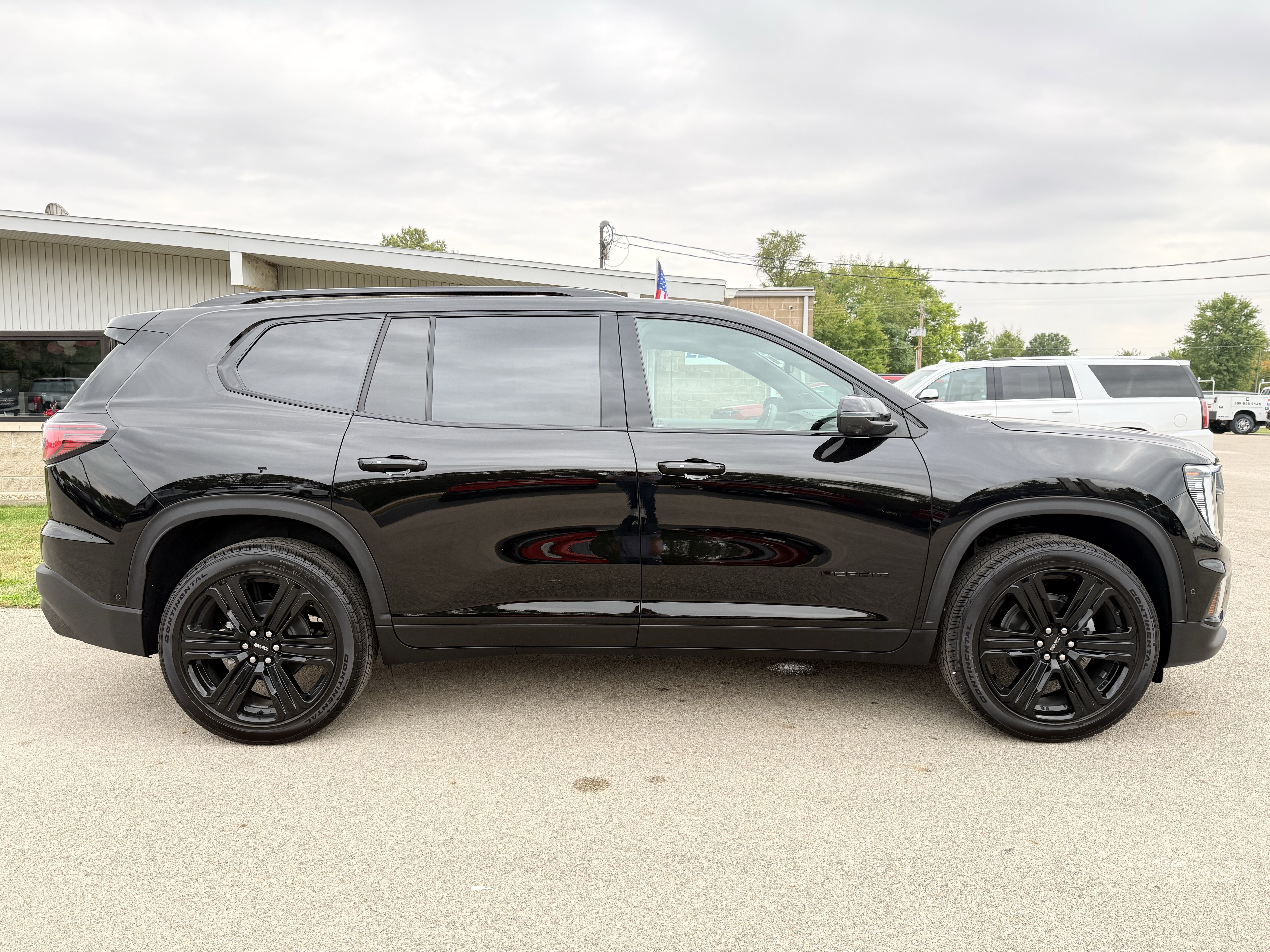 New 2026 GMC Acadia Elevation w/ Super Cruise Package FWD image 7