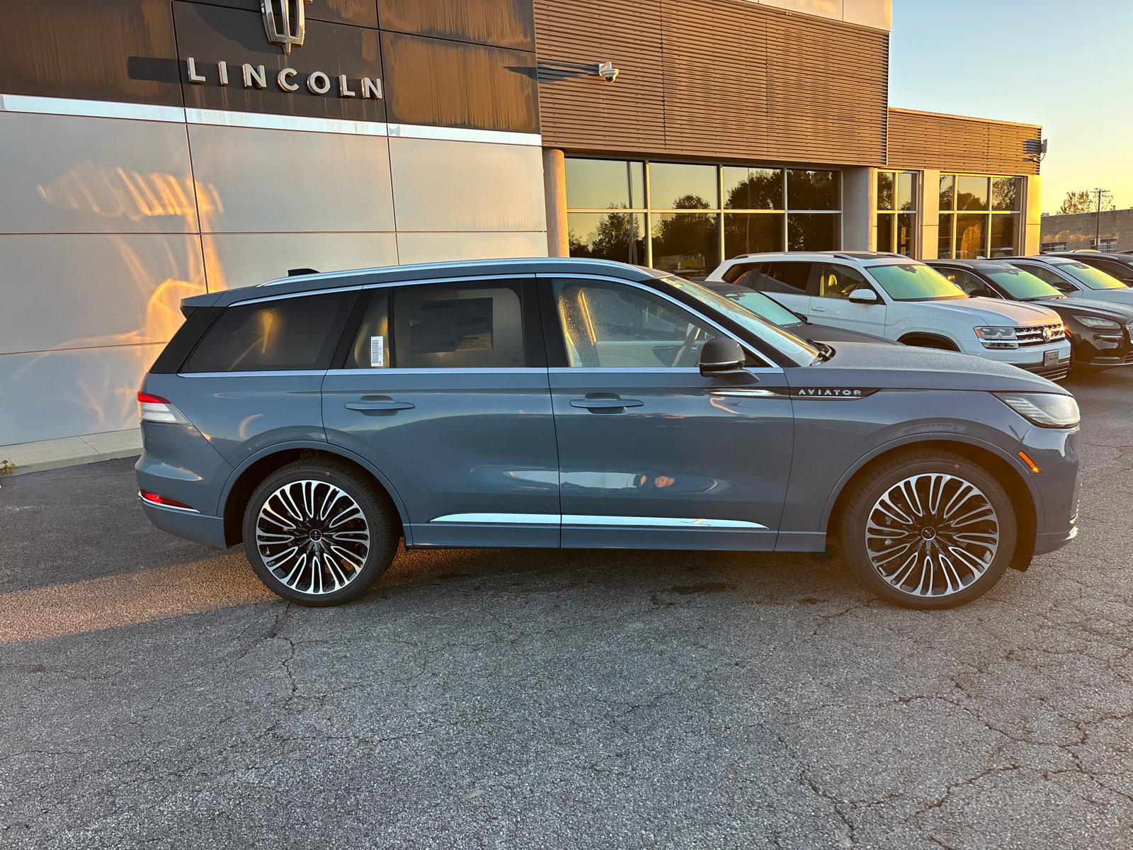 New 2026 Lincoln Aviator Black Label w/ Dynamic Handling Package AWD/4WD image 8
