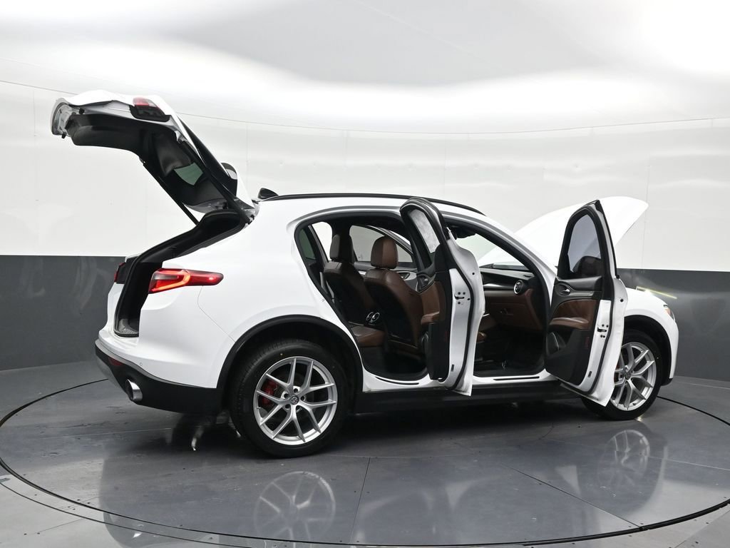 Used 2019 Alfa Romeo Stelvio Ti Sport w/ Quick Order Package 22S Sport image 33