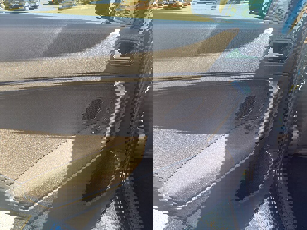 Used 2019 Volkswagen Tiguan S w/ Driver Assistance Package image 15