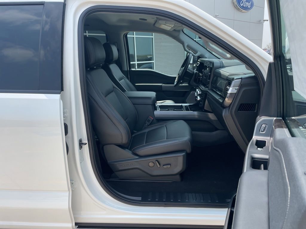 New 2025 Ford F250 Lariat w/ Lariat Ultimate Package image 28