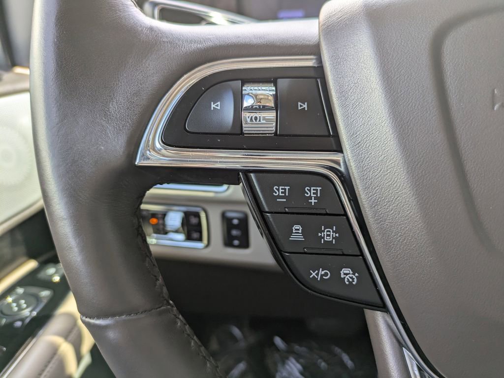Certified 2024 Lincoln Navigator L Reserve image 30