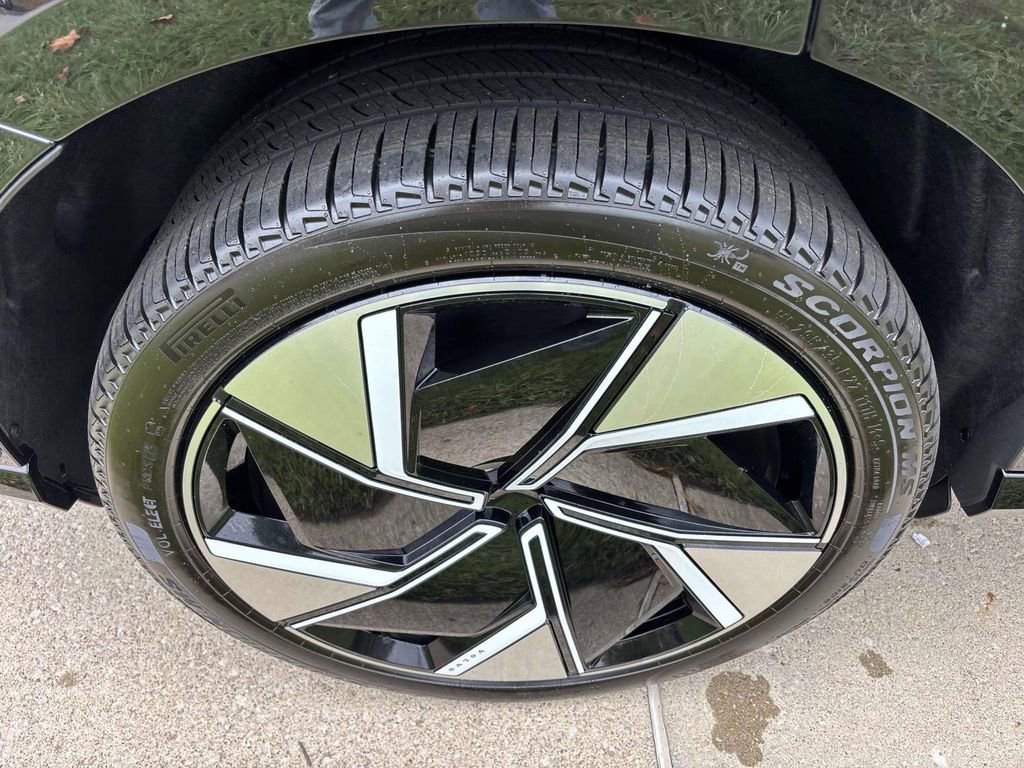 New 2025 Volvo EX90 Ultra w/ Protection Package Premier image 10