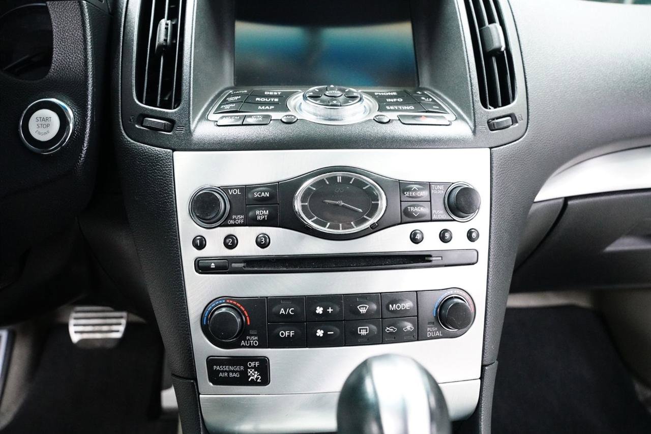 Used 2015 INFINITI Q60 Journey w/ Premium Package RWD image 14