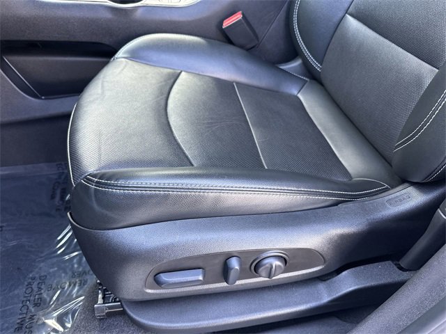 Used 2022 GMC Terrain SLT w/ Tech Package image 14