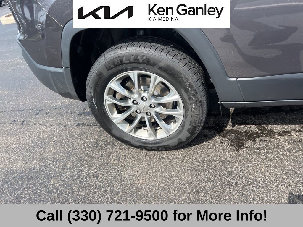 Used 2019 Jeep Cherokee Latitude Plus w/ Cold Weather Group image 22