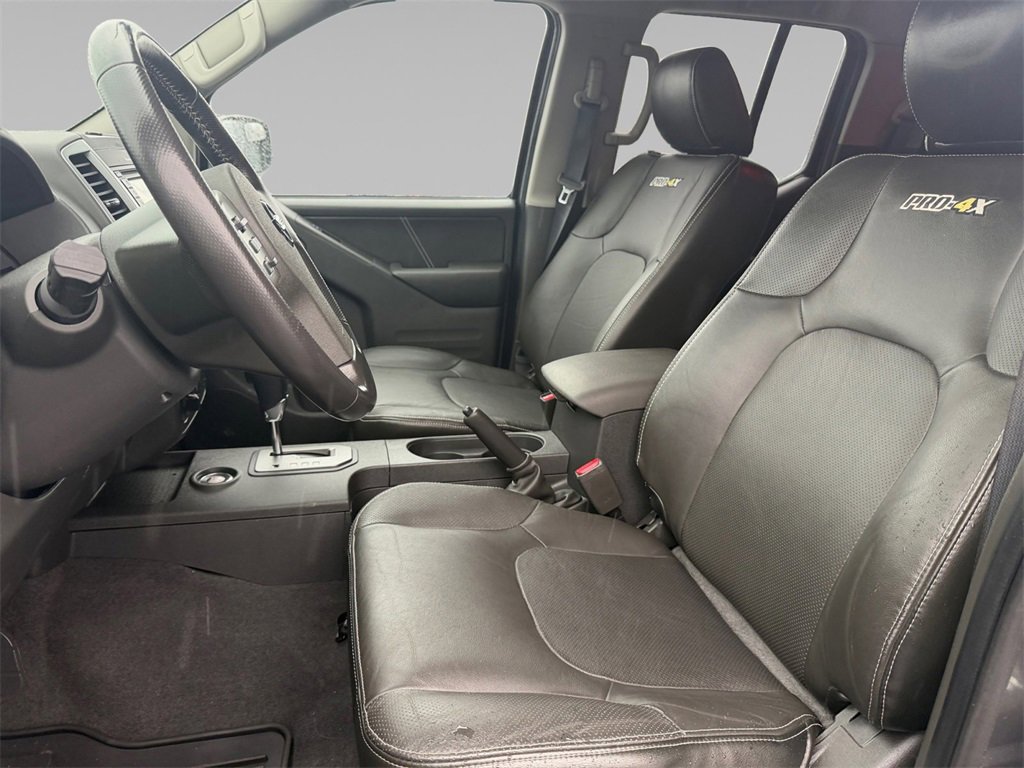 Used 2020 Nissan Frontier PRO-4X w/ Pro-4x Utility Package image 11