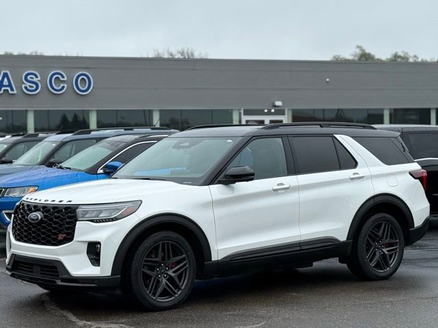 Used 2025 Ford Explorer ST AWD/4WD image 38