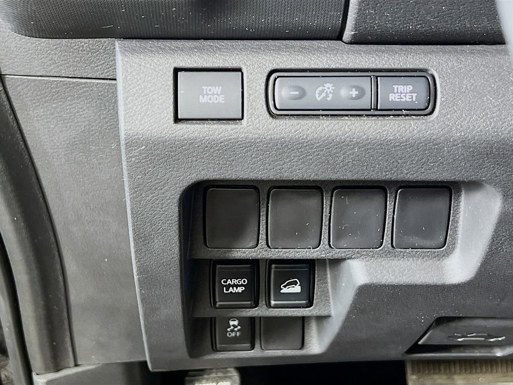 Used 2022 Nissan Frontier SV image 9