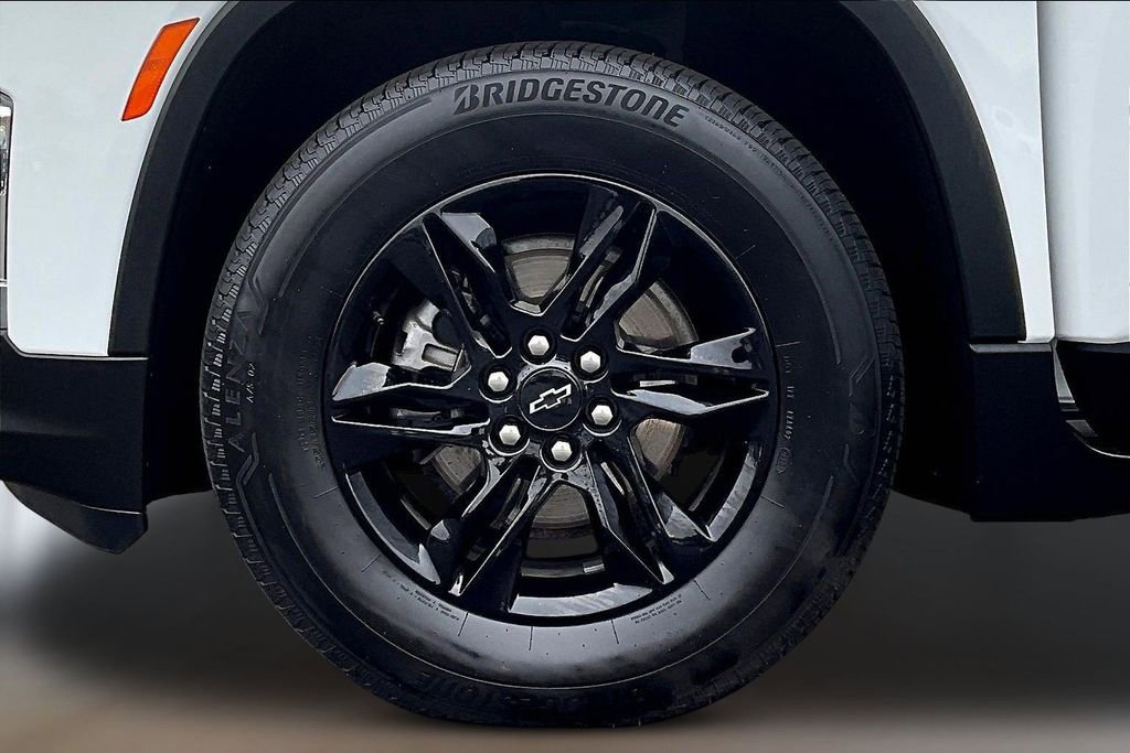 Used 2023 Chevrolet Traverse LT w/ Midnight/Sport Edition AWD/4WD image 34