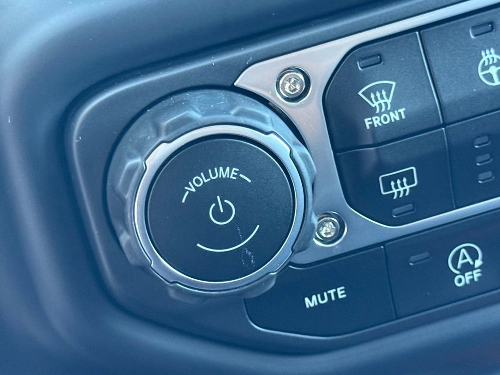 Used 2019 Jeep Wrangler Unlimited Sahara w/ Quick Order Package 24M Moab image 33