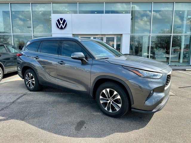 Used 2020 Toyota Highlander XLE
