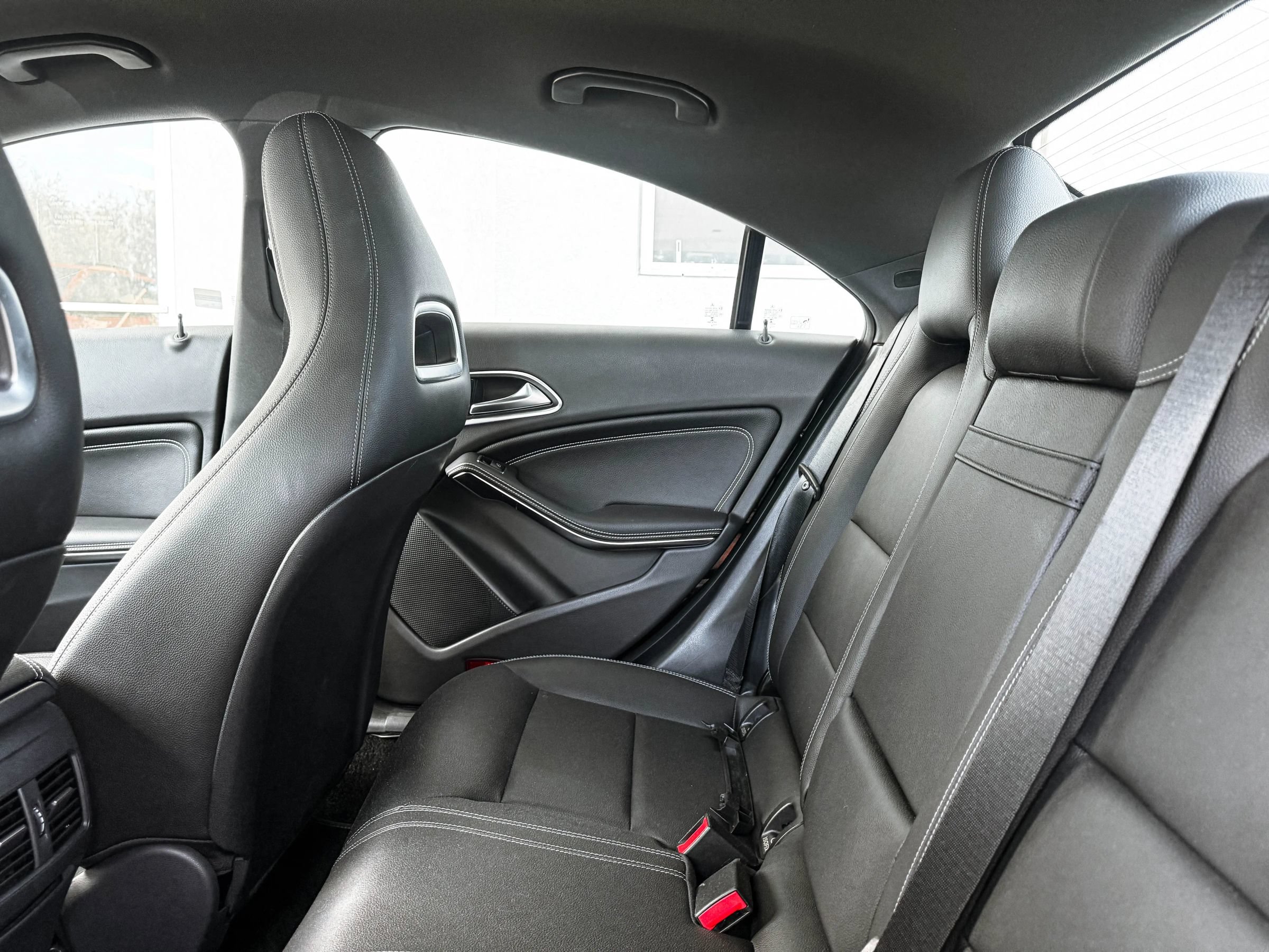 Used 2018 Mercedes-Benz CLA 250 image 23