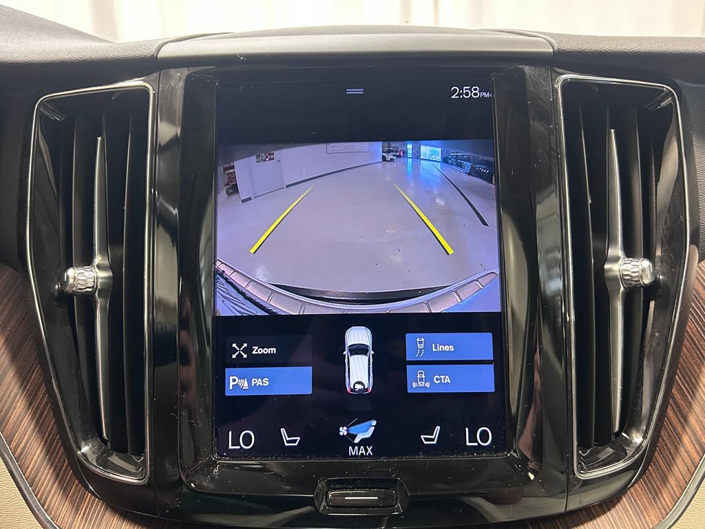 Used 2021 Volvo XC60 T5 Momentum w/ Climate Package FWD image 15