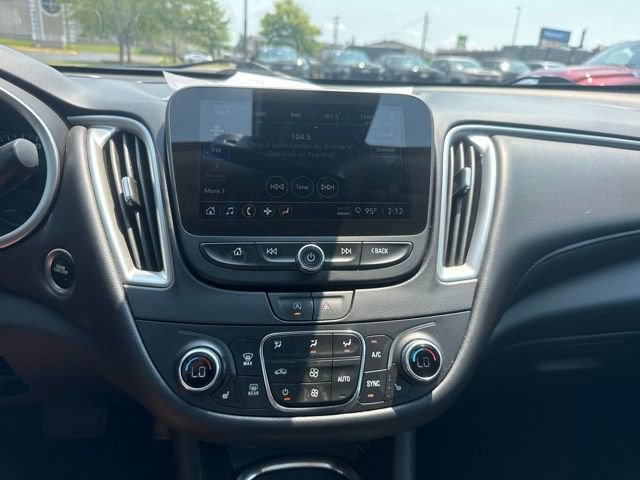 Used 2022 Chevrolet Malibu LT w/ Leather Package FWD image 14