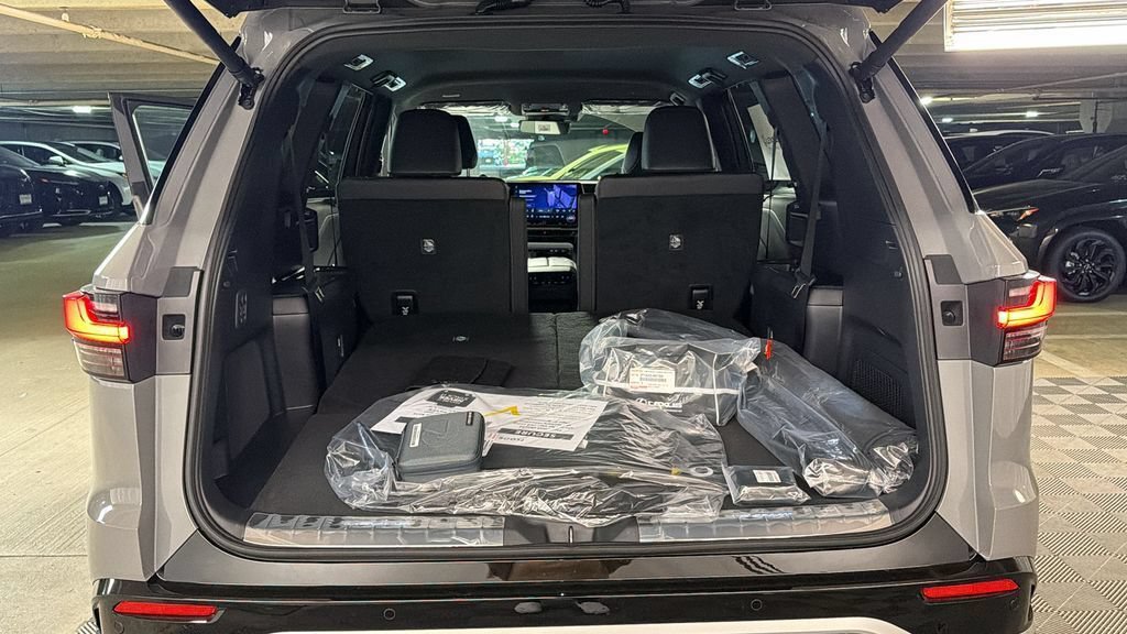 New 2026 Lexus TX 500h AWD image 8