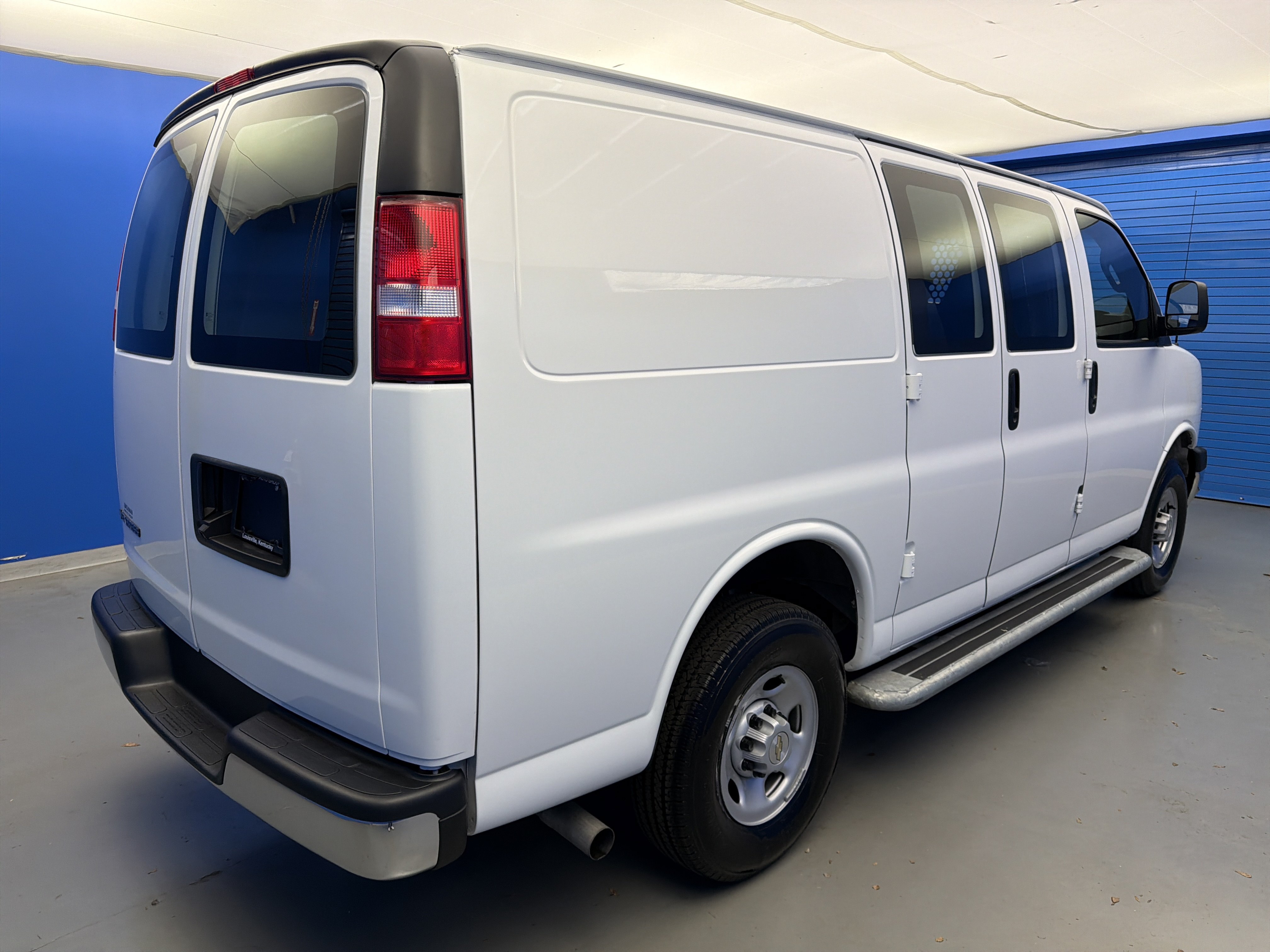 Used 2024 Chevrolet Express 2500 w/ Driver Convenience Package RWD image 7