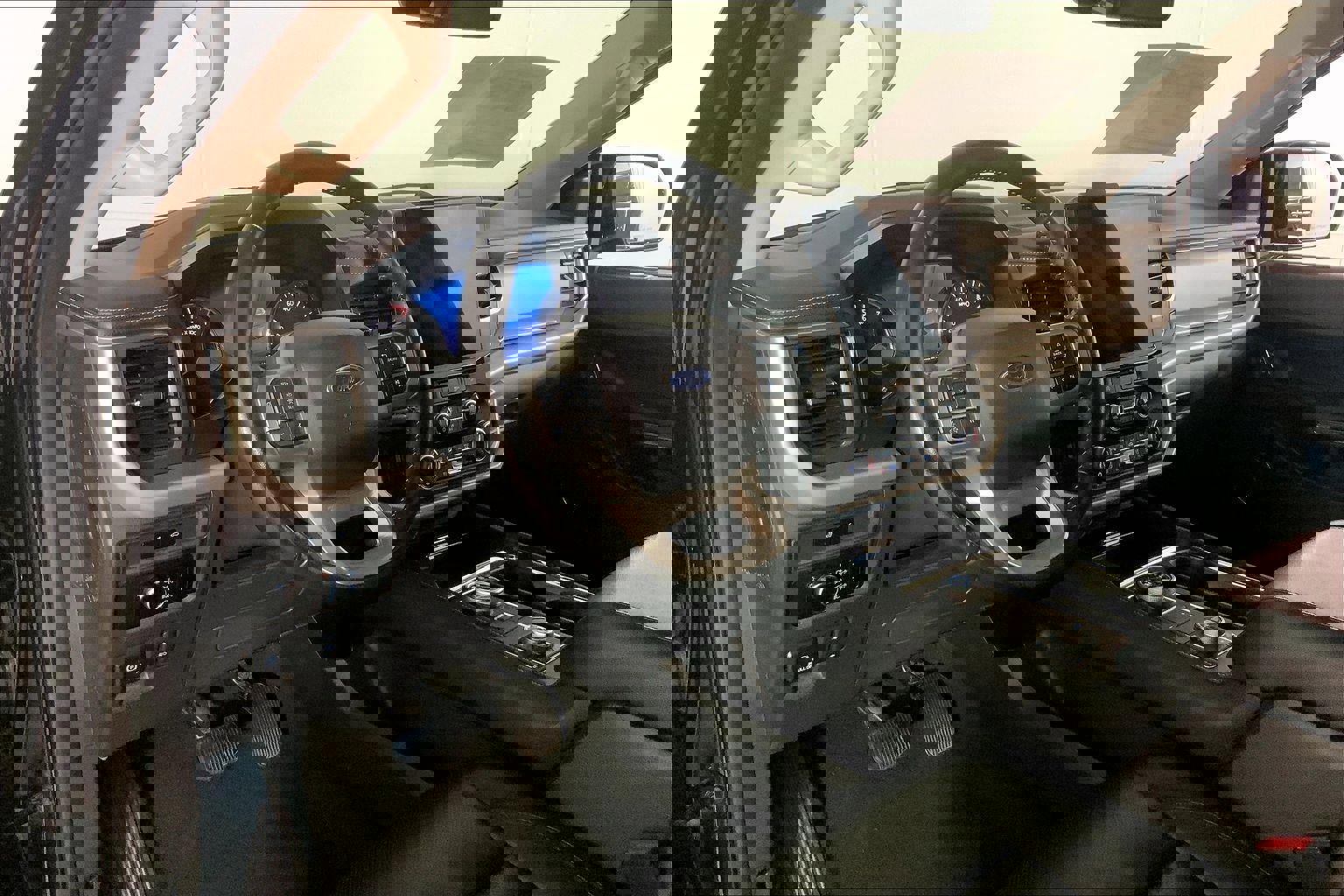 Used 2024 Ford Expedition XLT AWD/4WD image 14