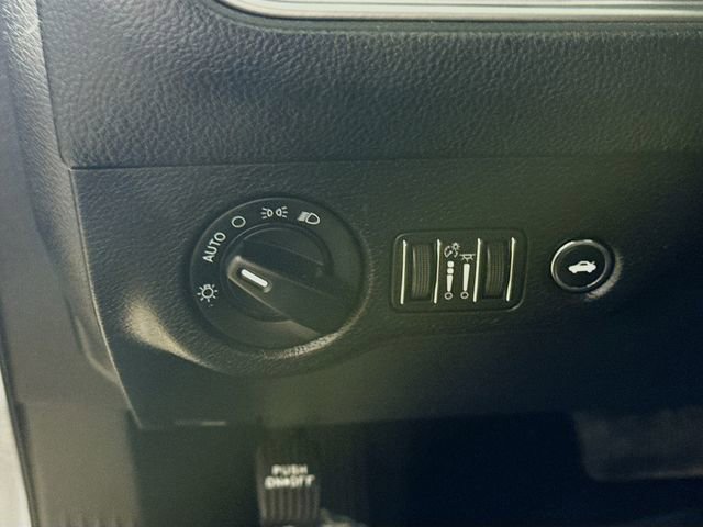 Used 2022 Dodge Challenger SXT w/ Cold Weather Group image 10