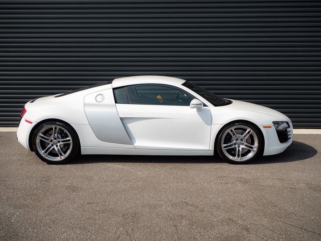 Used 2012 Audi R8 V8 w/ Convenience Pkg image 21