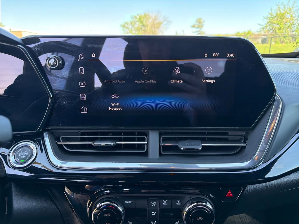 Used 2025 Chevrolet Trax RS w/ Driver Confidence Package FWD image 21