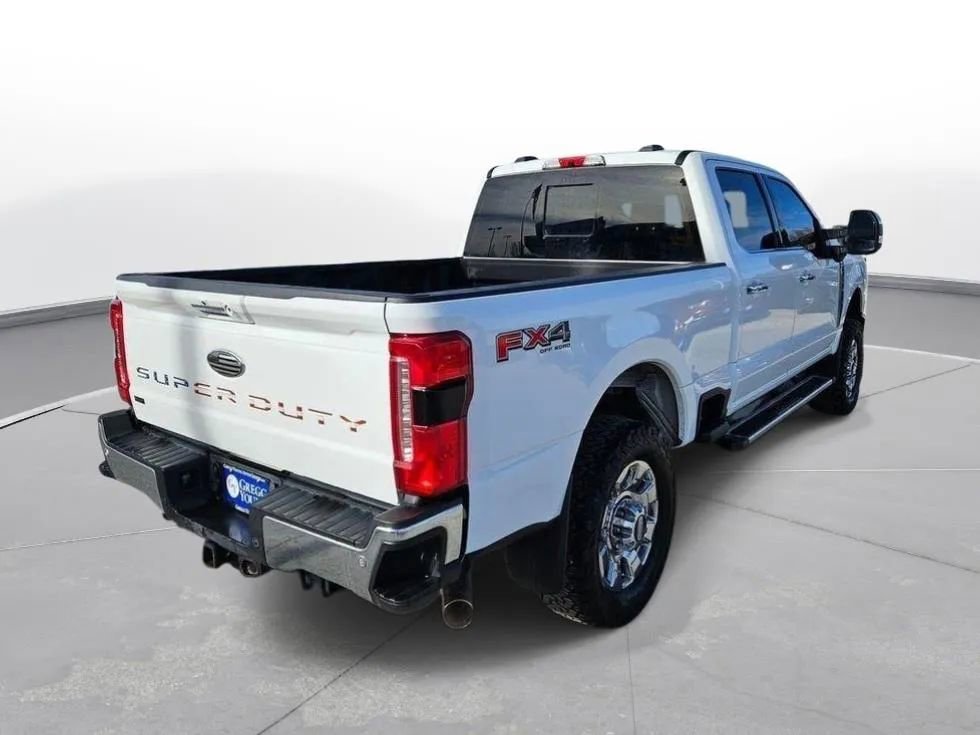 Used 2024 Ford F250 Lariat w/ Chrome Package image 8