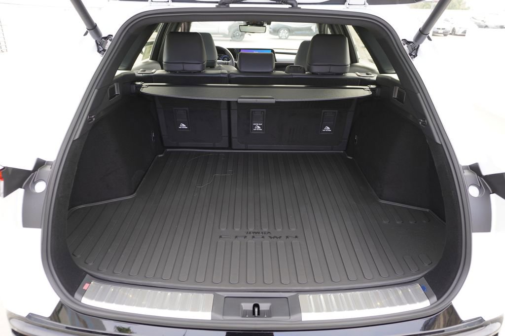 New 2026 Toyota Crown Signia image 7