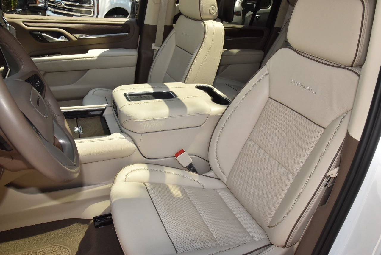 Used 2024 GMC Yukon XL Denali w/ Advanced Technology Package AWD/4WD image 37