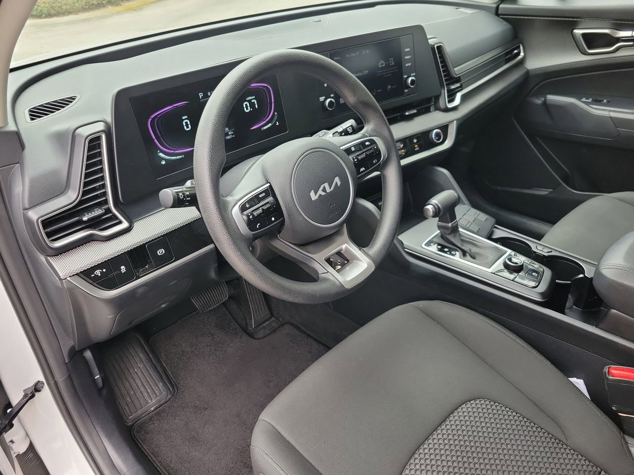 Used 2025 Kia Sportage LX image 14