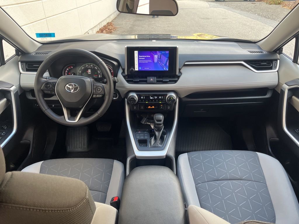 Used 2025 Toyota RAV4 XLE image 14