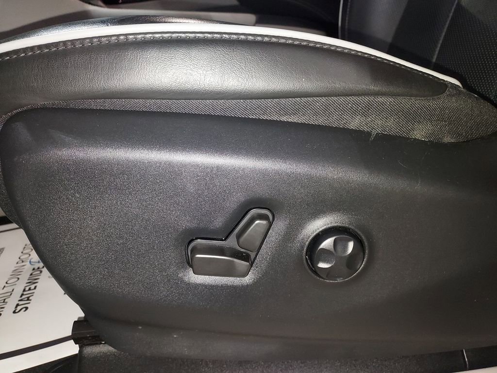 Used 2022 Chrysler Pacifica Limited image 18