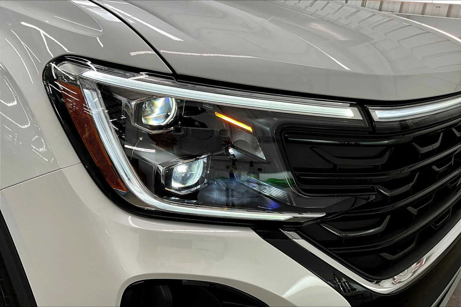 New 2026 Volkswagen Atlas Cross Sport SEL image 33