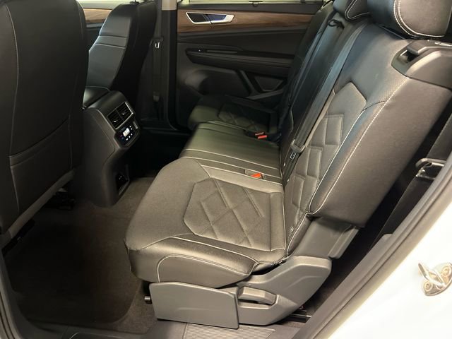 Certified 2025 Volkswagen Atlas SE FWD image 17