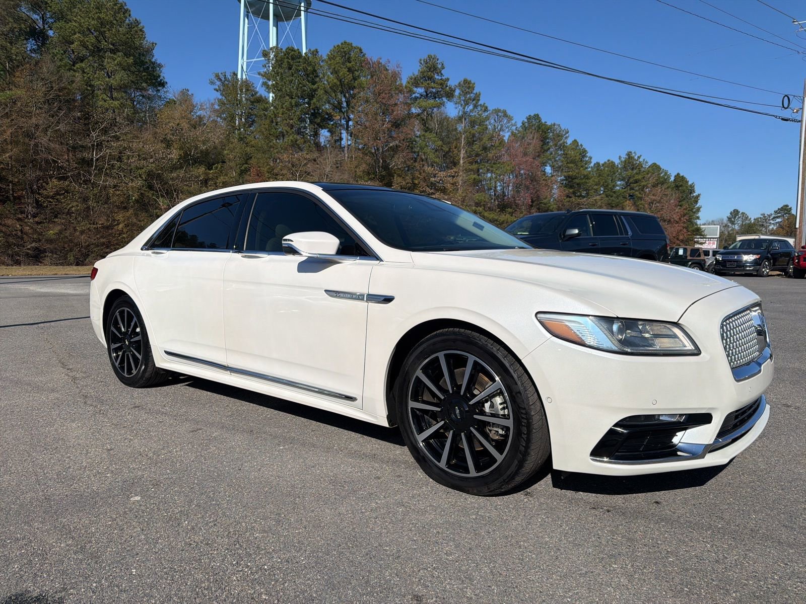 Used 2017 Lincoln Continental Reserve w/ Technology Package image 3