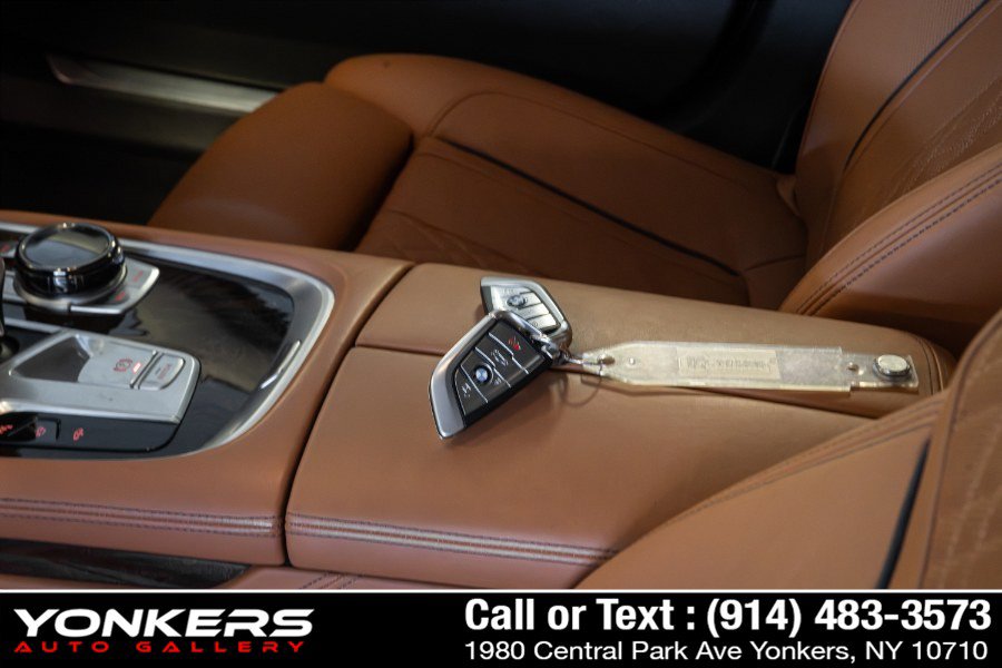 Used 2019 BMW 750i xDrive w/ Executive Package AWD/4WD image 32