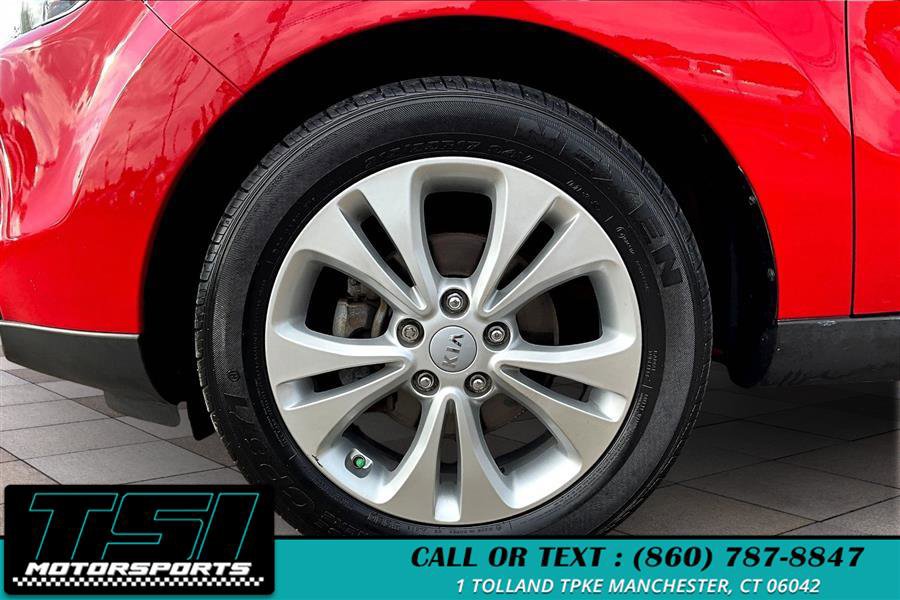 Used 2015 Kia Soul + image 9