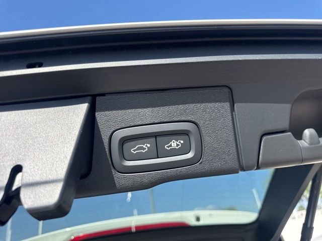 New 2026 Volvo XC60 B5 Plus w/ Protection Package Premier image 8