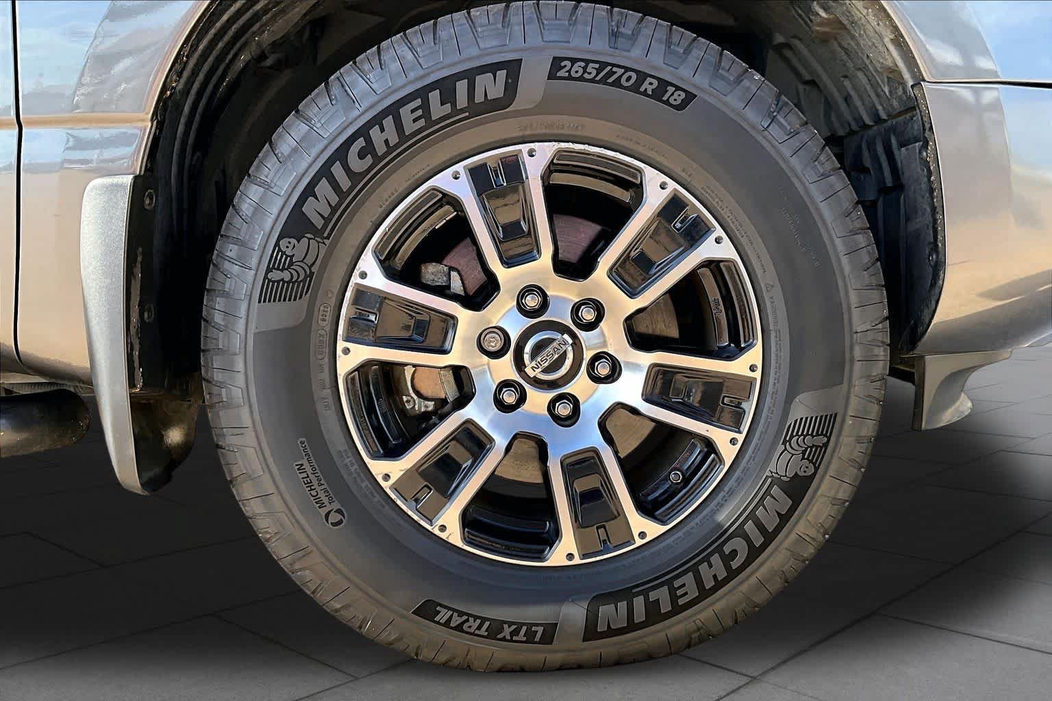 Used 2021 Nissan Titan SV w/ SV Convenience Package AWD/4WD image 10