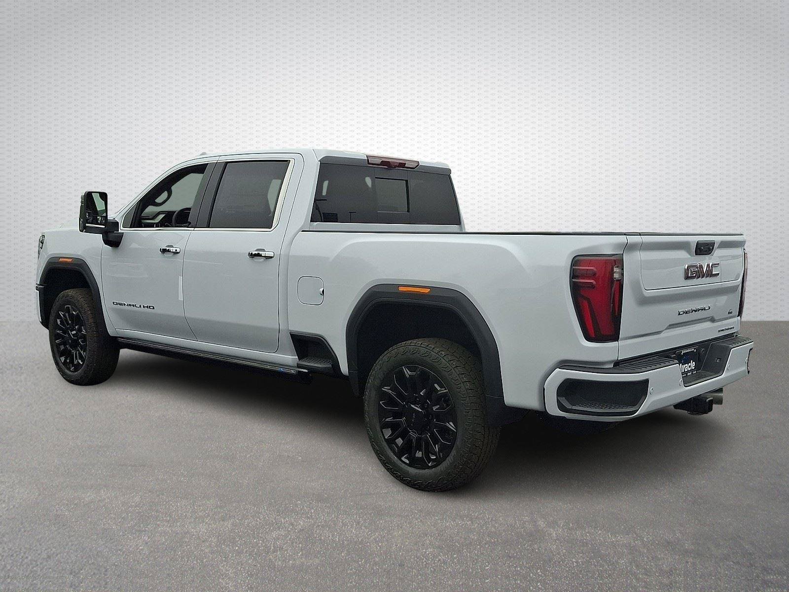 New 2026 GMC Sierra 2500 Denali w/ Denali Reserve Package AWD/4WD image 4