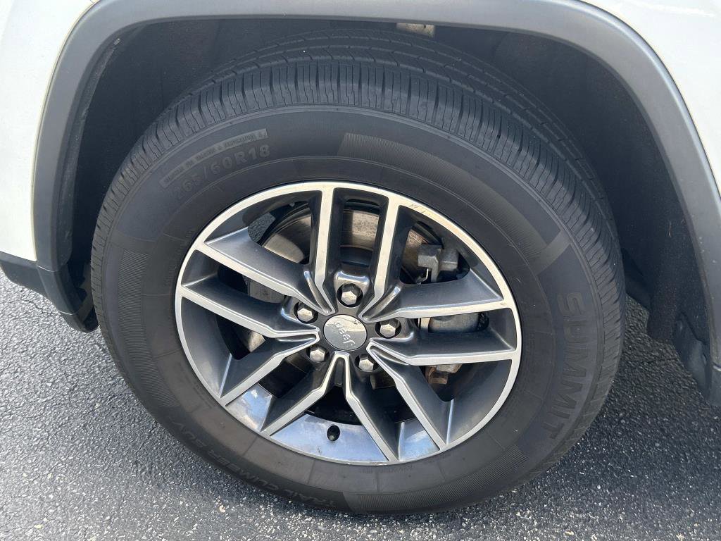 Used 2017 Jeep Grand Cherokee Limited image 9